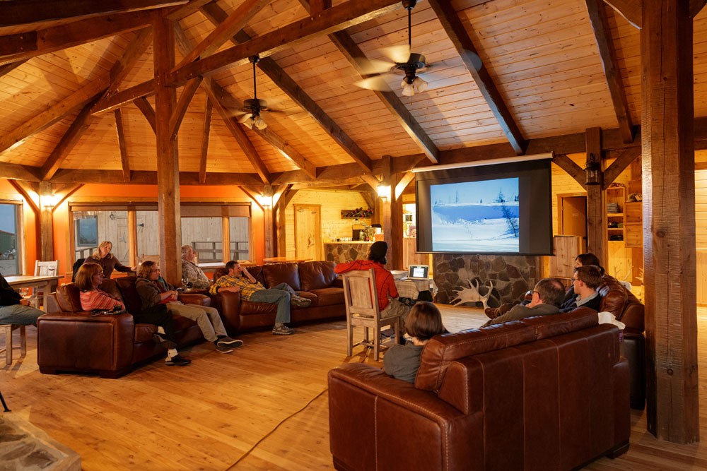 Relaxing in the lounge at Nanuk Polar Bear Lodge. Charles Glatzer photo.